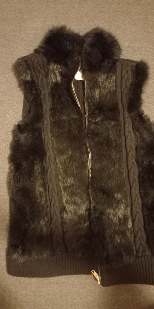 Black knit and faux fur vest, size S
